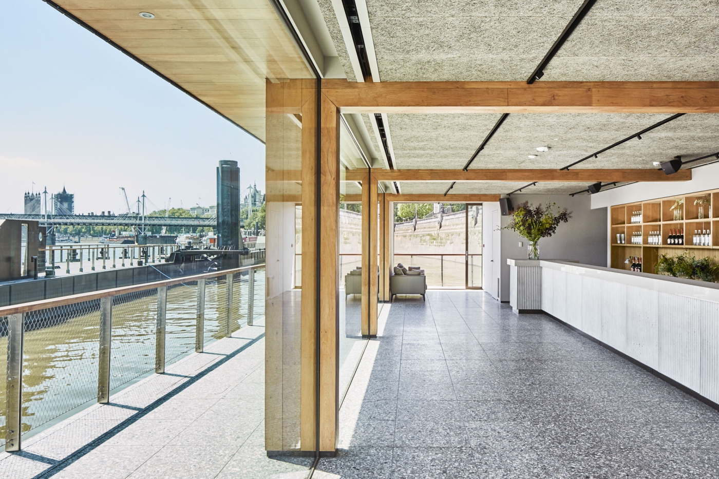 Woods Quay London panneau beton intérieur habillage bar Shui Gris Naturel